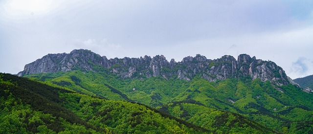 설악산 울산바위-설악산 울산바위 여행의 매력과 트레킹 정보